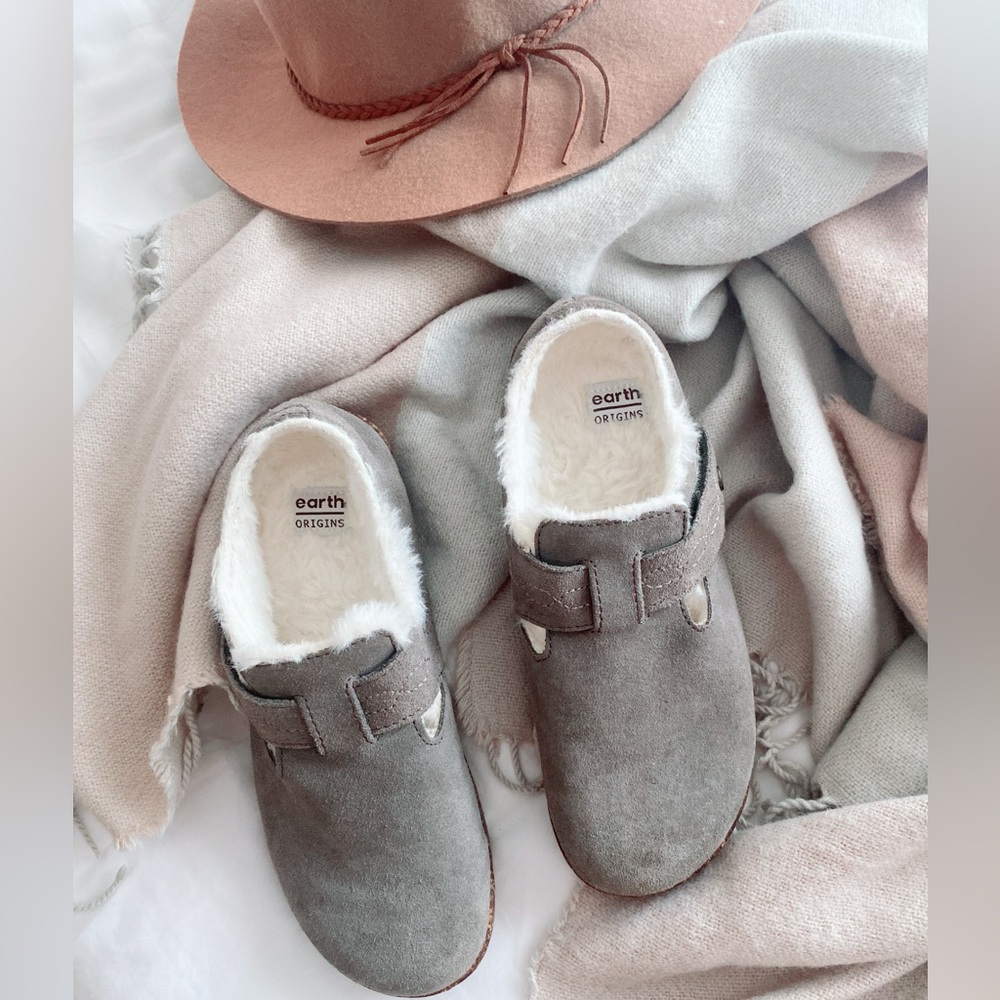 Earth Origins Aurora Jade Faux Fur Lined Suede Slip On Clogs - Picture 3 of 13